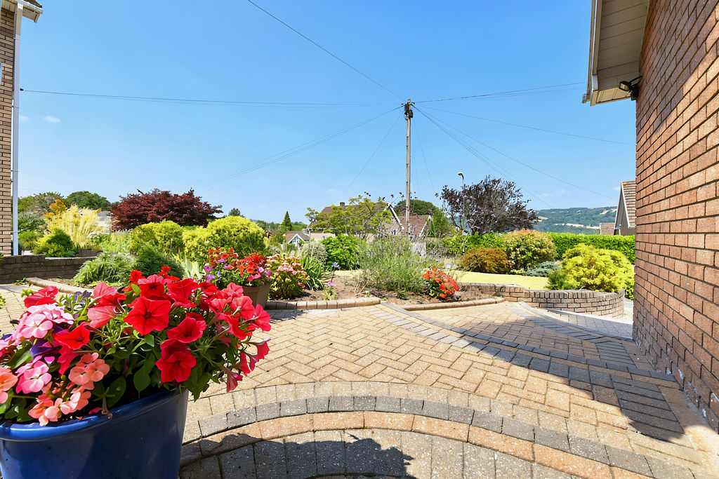 Front Patio- click for photo gallery